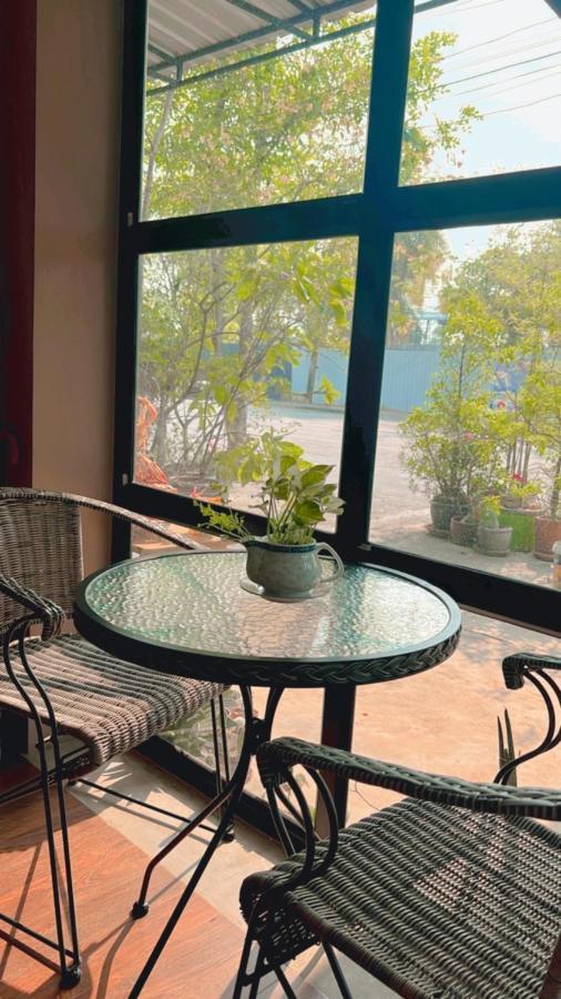 V Tharm Hotel Udonthani Kültér fotó