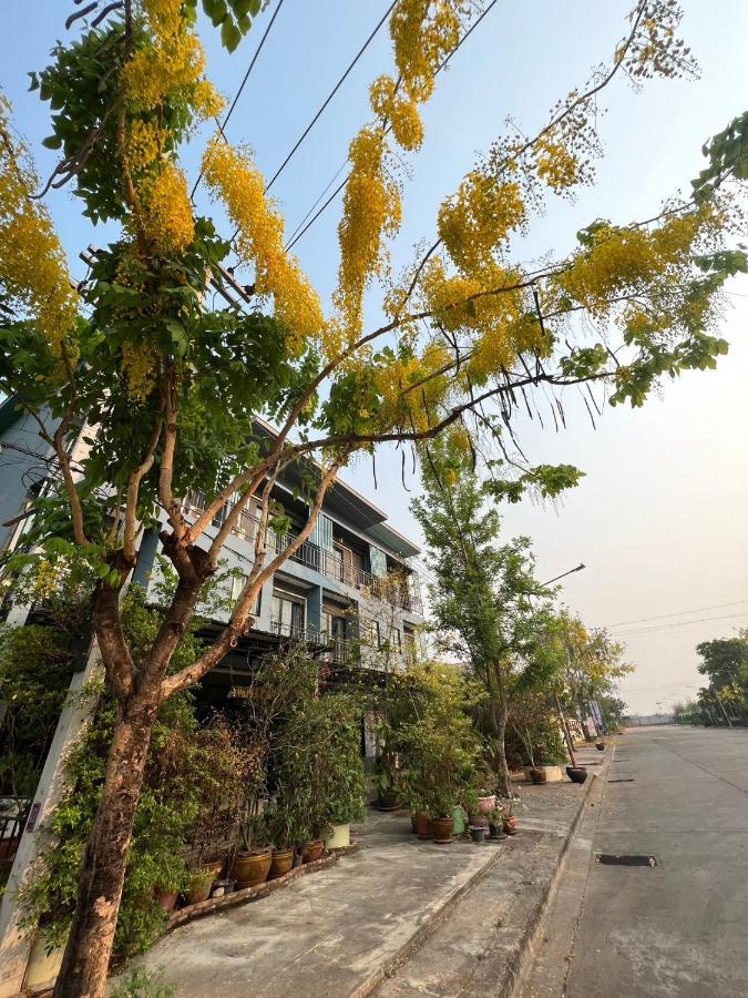 V Tharm Hotel Udonthani Kültér fotó