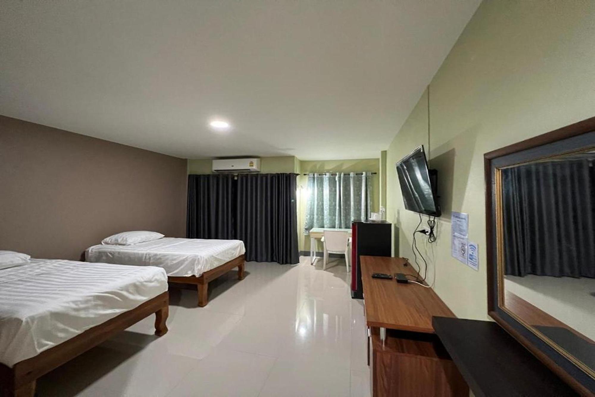 V Tharm Hotel Udonthani Kültér fotó