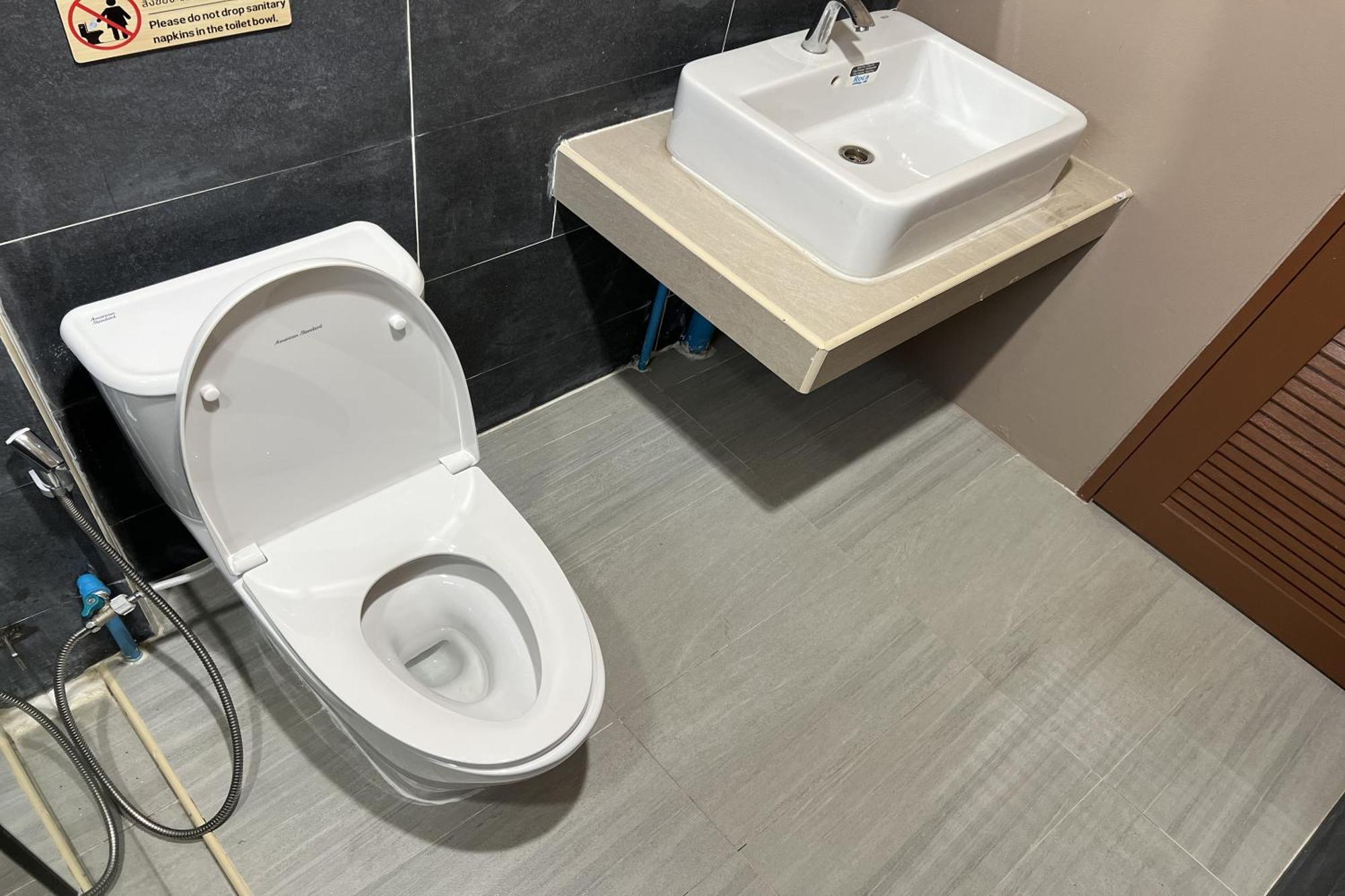 V Tharm Hotel Udonthani Kültér fotó