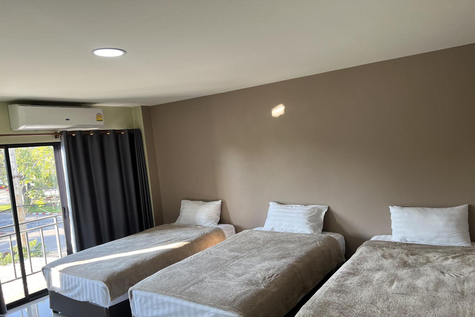 V Tharm Hotel Udonthani Kültér fotó