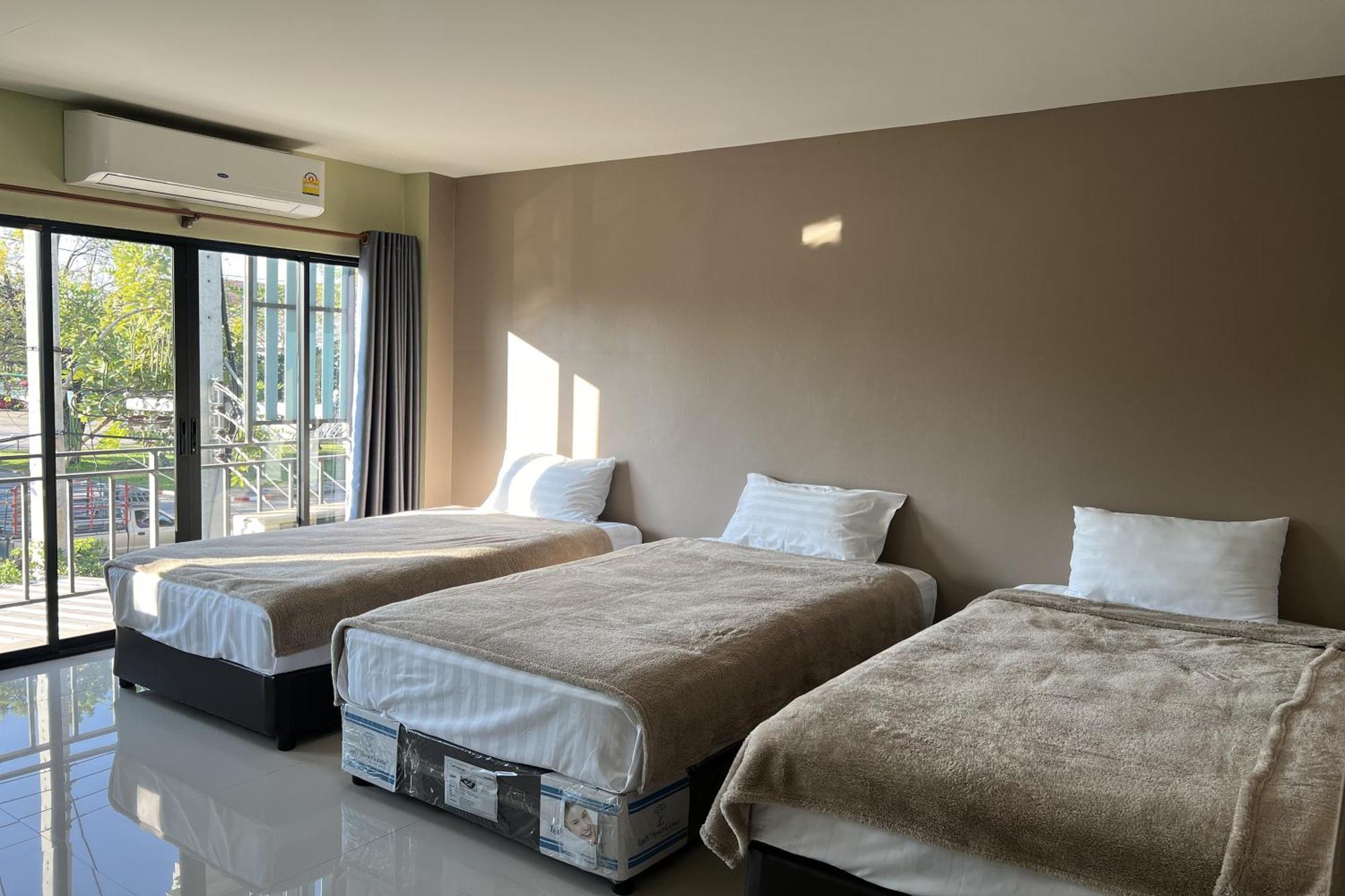 V Tharm Hotel Udonthani Kültér fotó