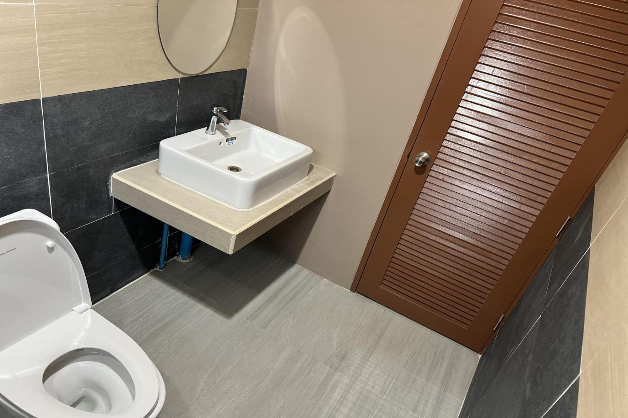 V Tharm Hotel Udonthani Kültér fotó