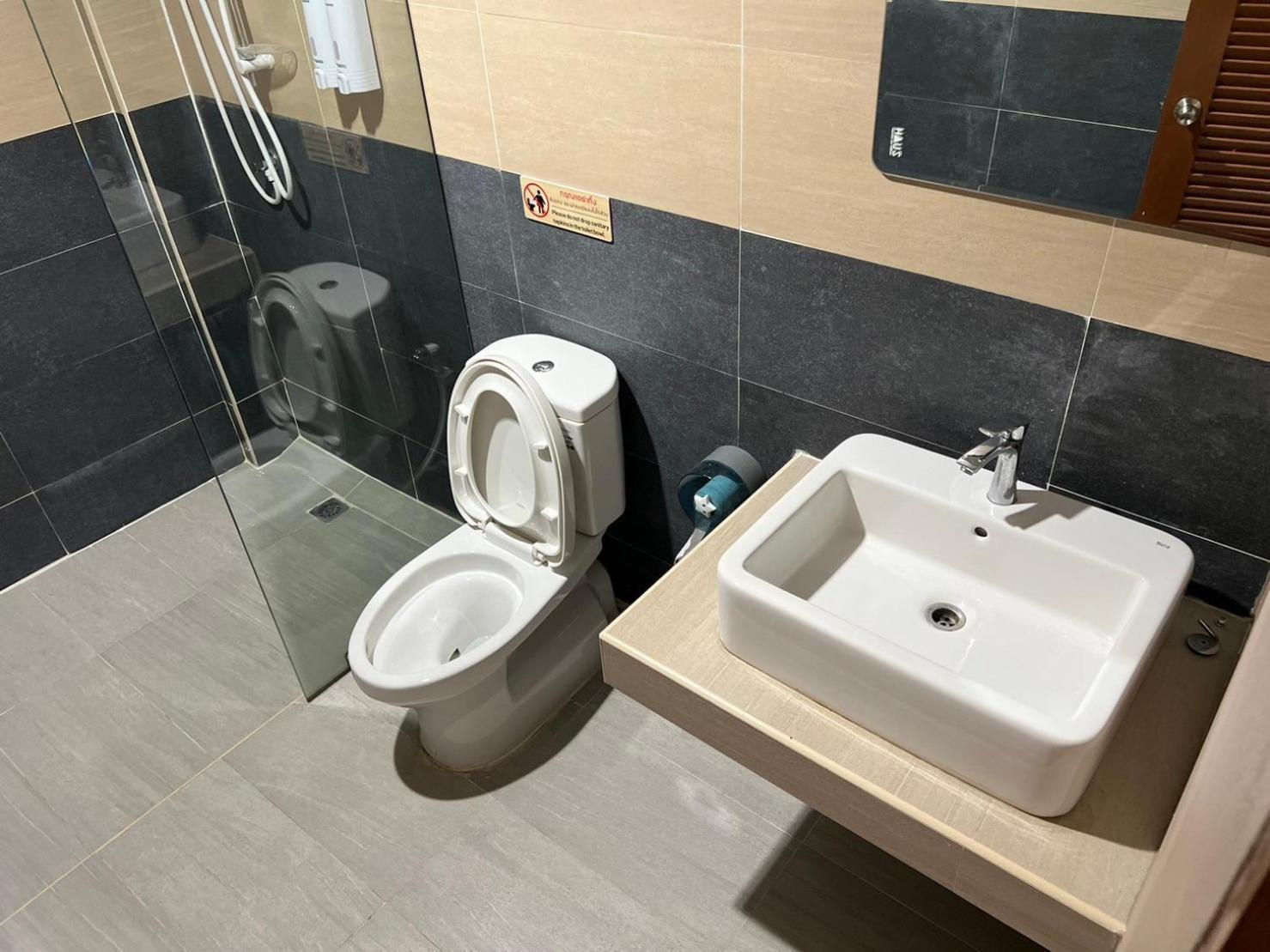 V Tharm Hotel Udonthani Kültér fotó