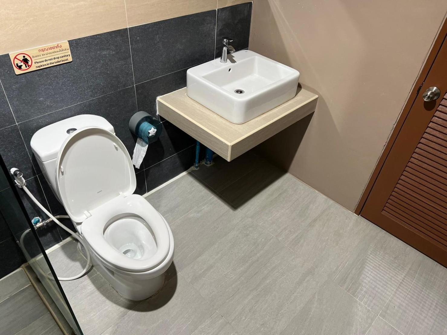 V Tharm Hotel Udonthani Kültér fotó