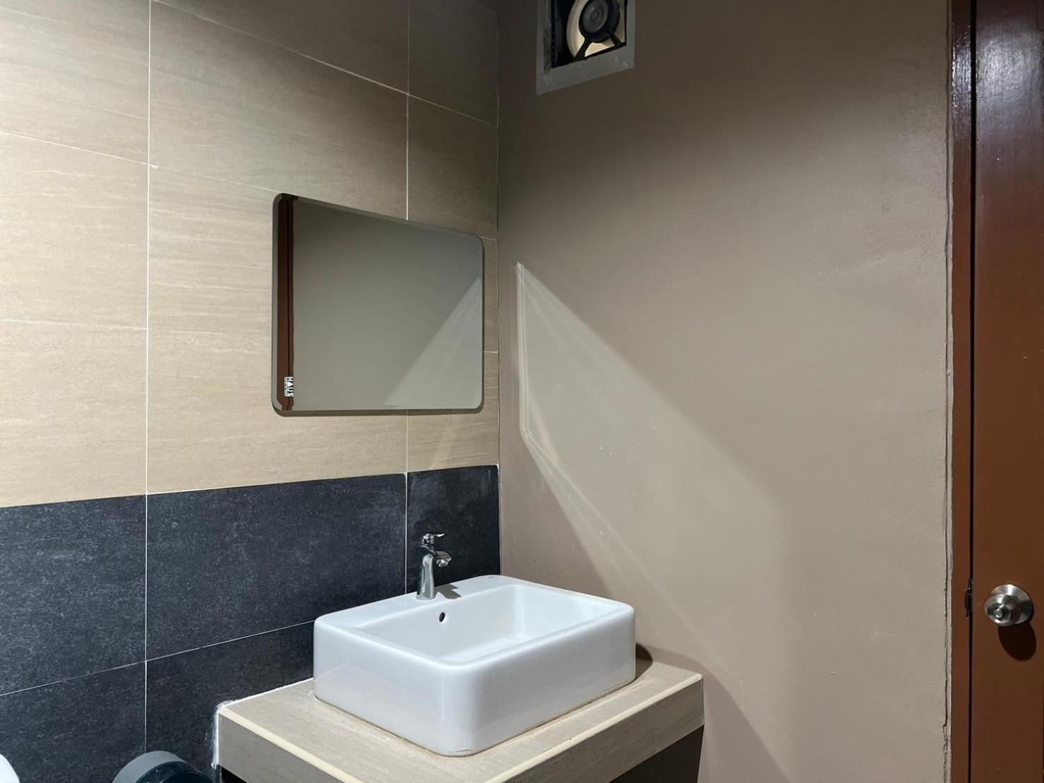 V Tharm Hotel Udonthani Kültér fotó